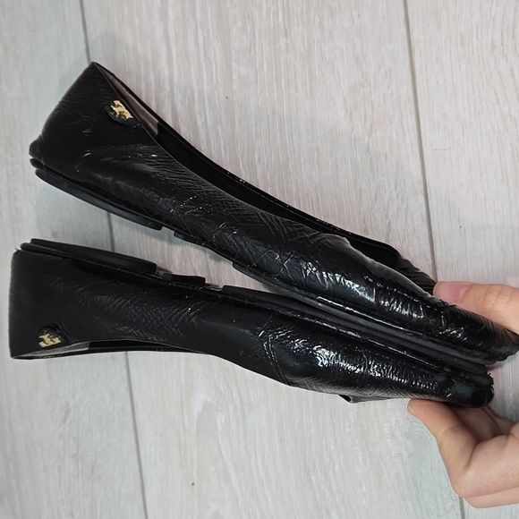 Tory Burch Black Women Logo Gold Loafer Slip On Flats Shoes Sz 8M - Picture 11 of 15